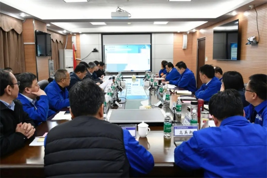 中國樂凱總經(jīng)理李東蒞臨樂凱華光檢查指導工作